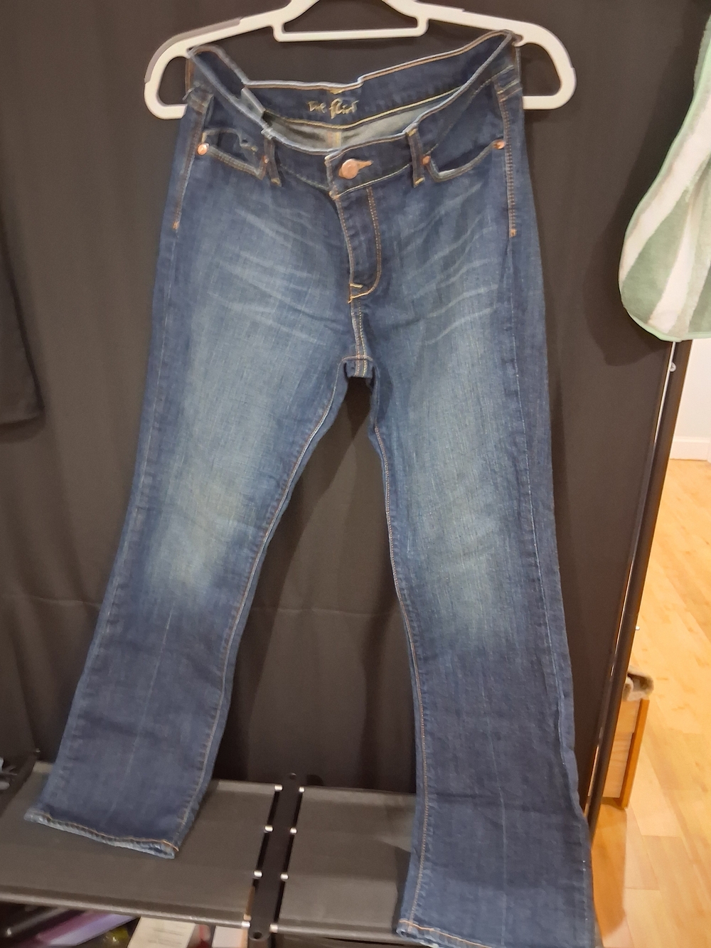 Women's Flare Jeans in Medium Blue - Classic Everyday Denim